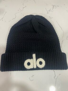 ALO Yoga Knit Black Beanie with White 'alo' Patch NWOT